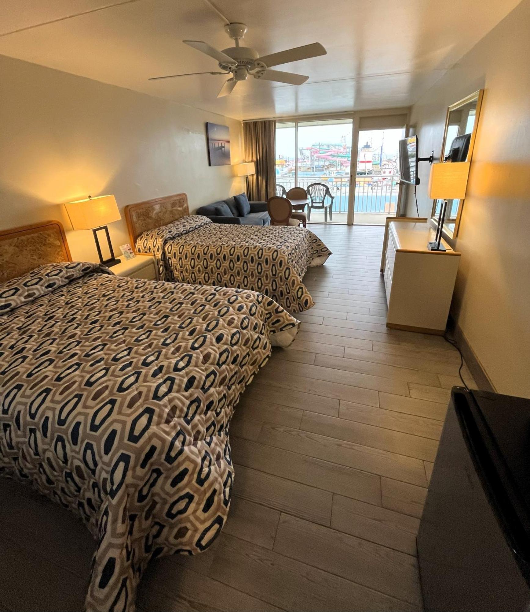 Deluxe Family Room