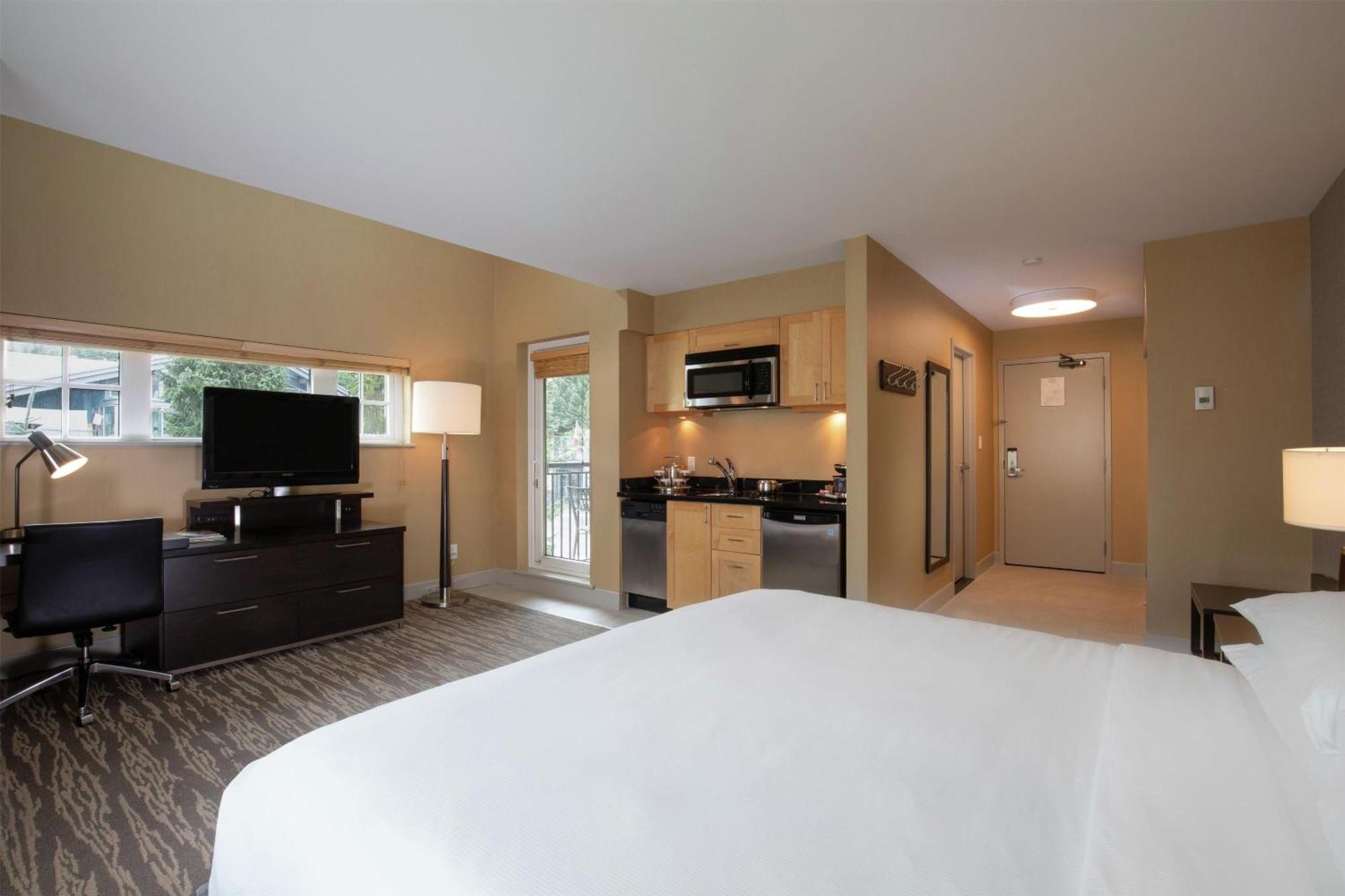 Studio met een Kingsize Bed en een Balkon