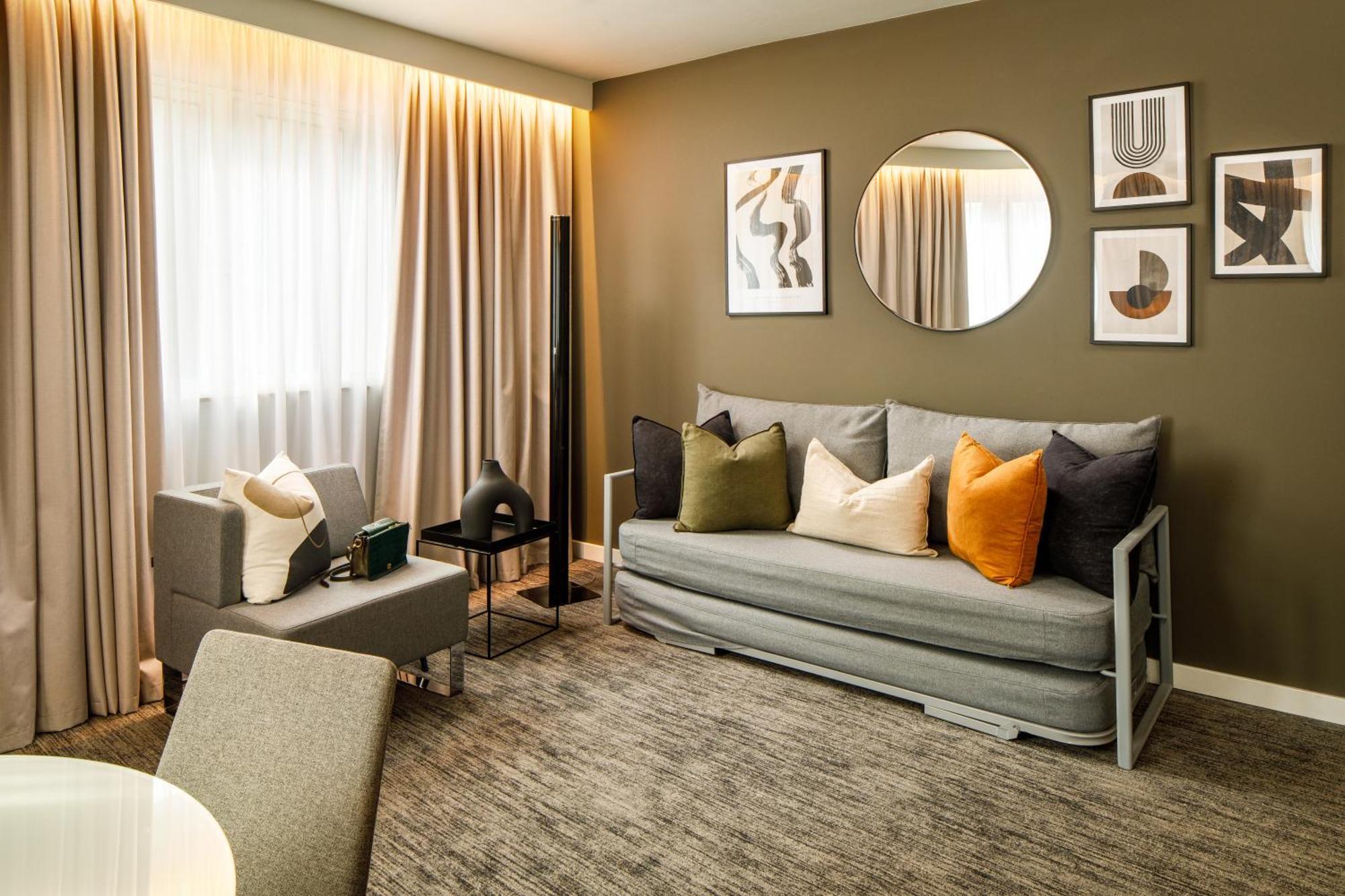 Queen Suite with Queen Bed and Sofa Bed,1685054867:JPEG