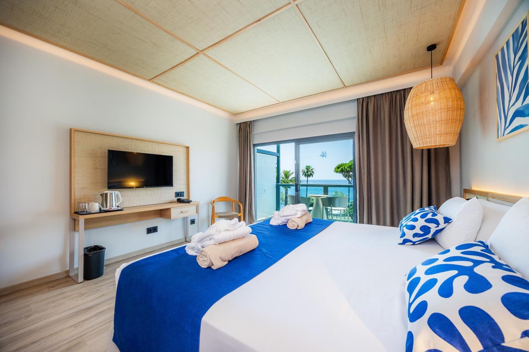 Junior Suite with Sea View,1686458833:JPEG