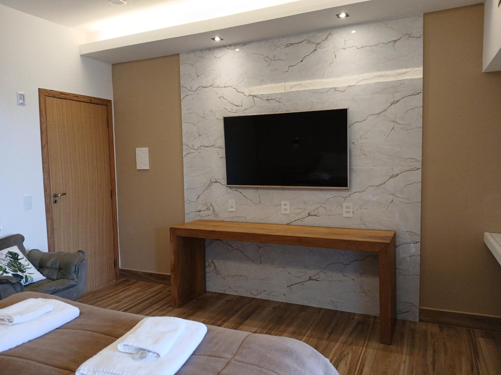 Deluxe Double Room Bath,1688824397:JPEG