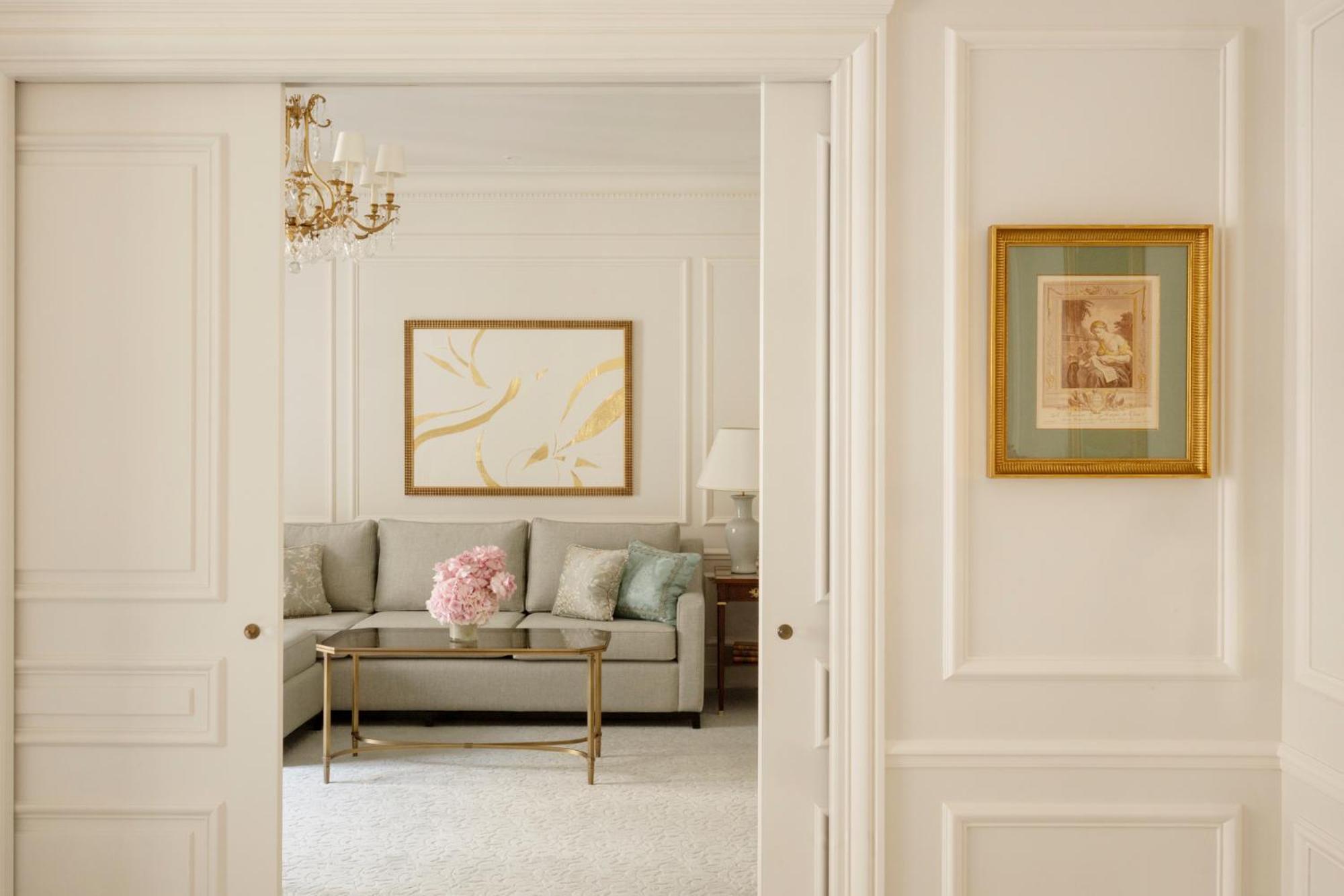 Executive Suite king bed,1693294490:JPEG