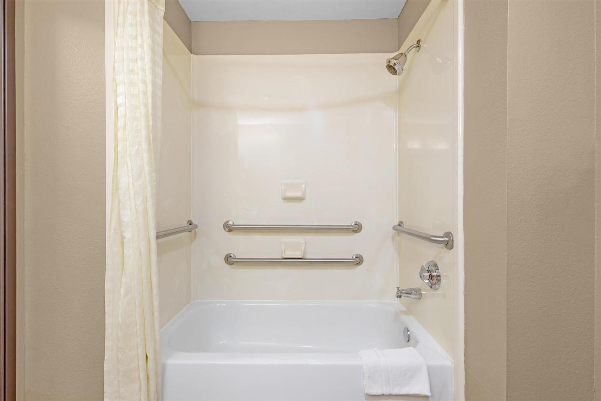 King Room - Mobility Access/Non-Smoking