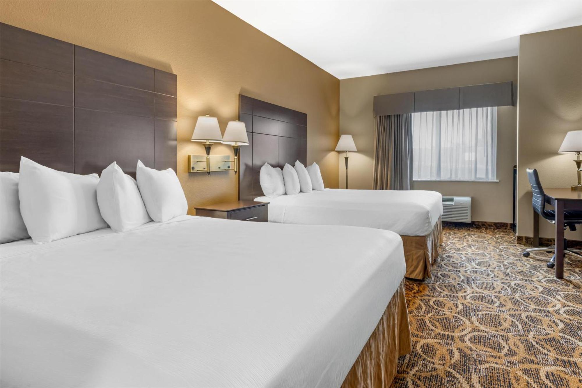 Queen Room Two Queen Beds Mobility Accessible Roll Shower