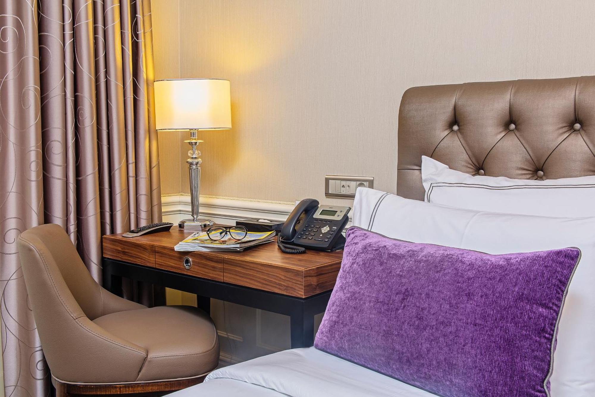 Deluxe King Room