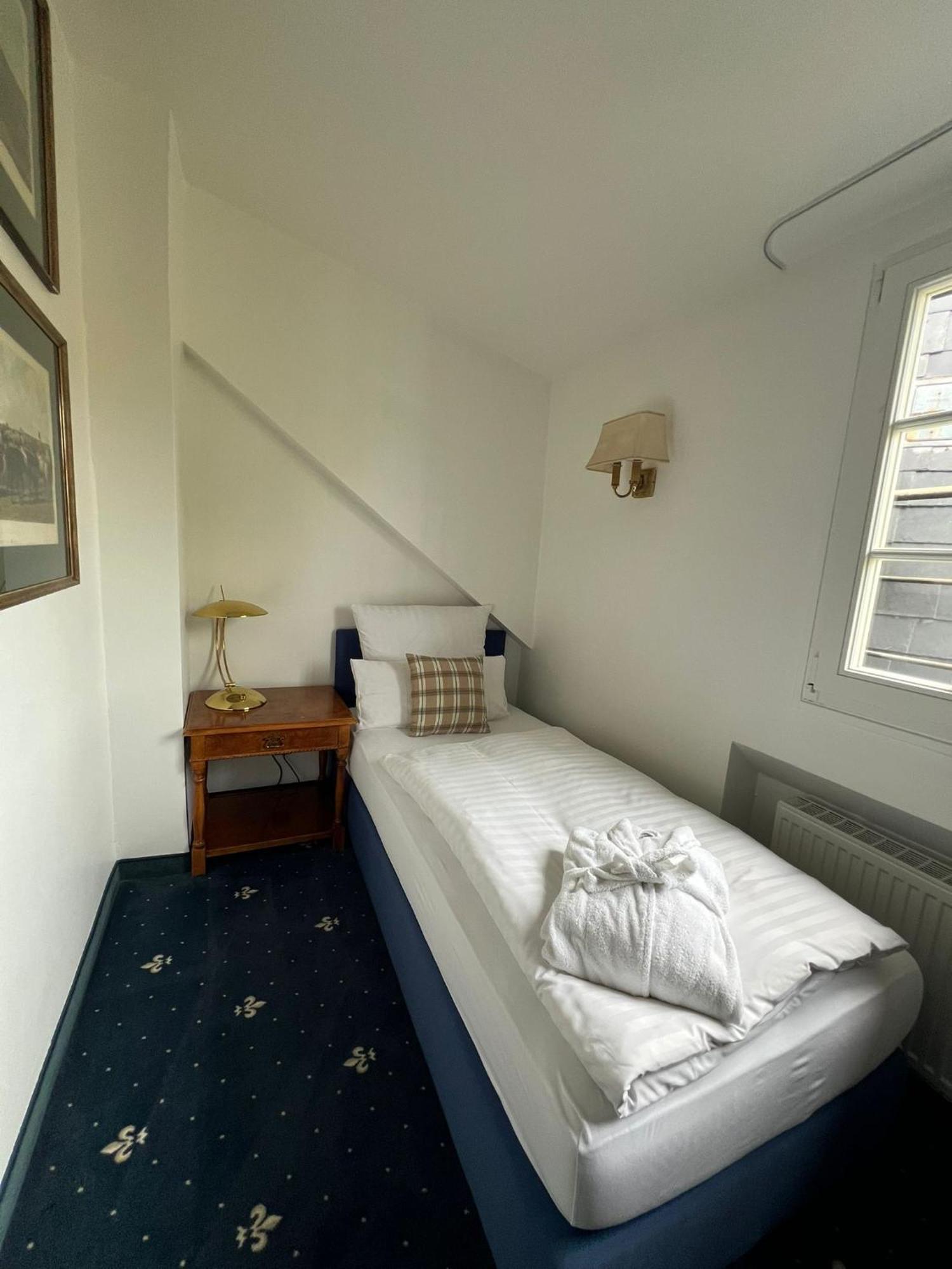 Bath Robe Single Room with Private External Bathroom,1703548041:JPEG