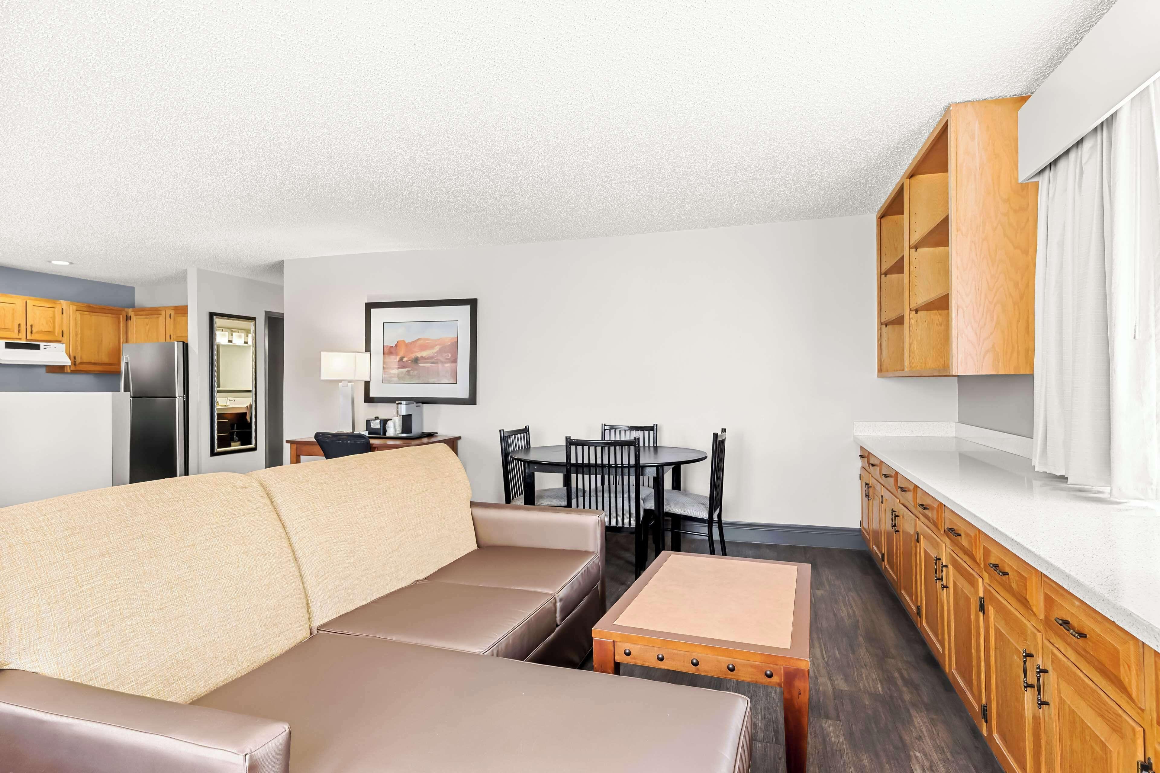 Large Suite Kitchen Non-Smoking