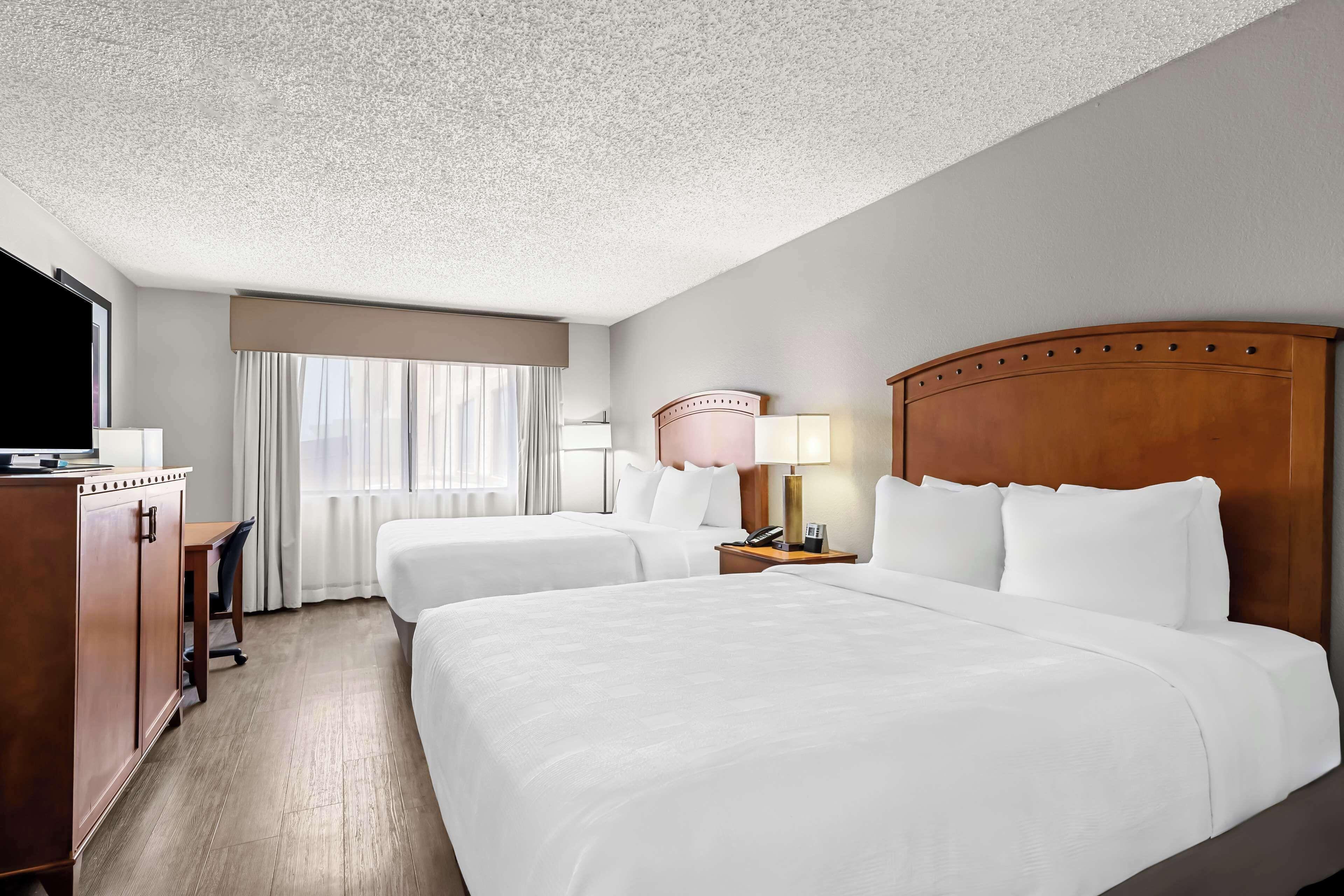 Queen Room Two Queen Beds Non-Smoking