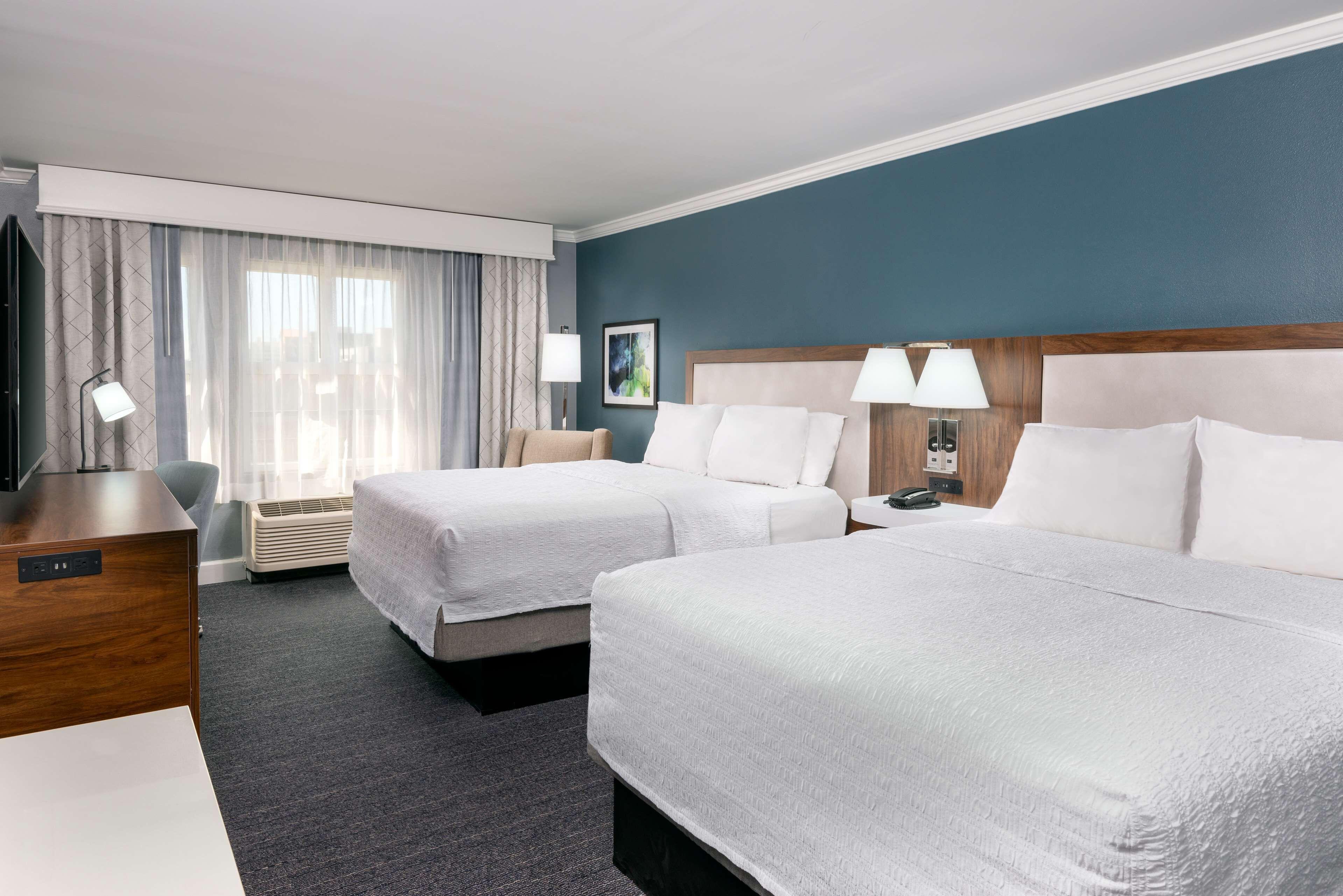 Queen Room Two Queen Beds Hearing Access