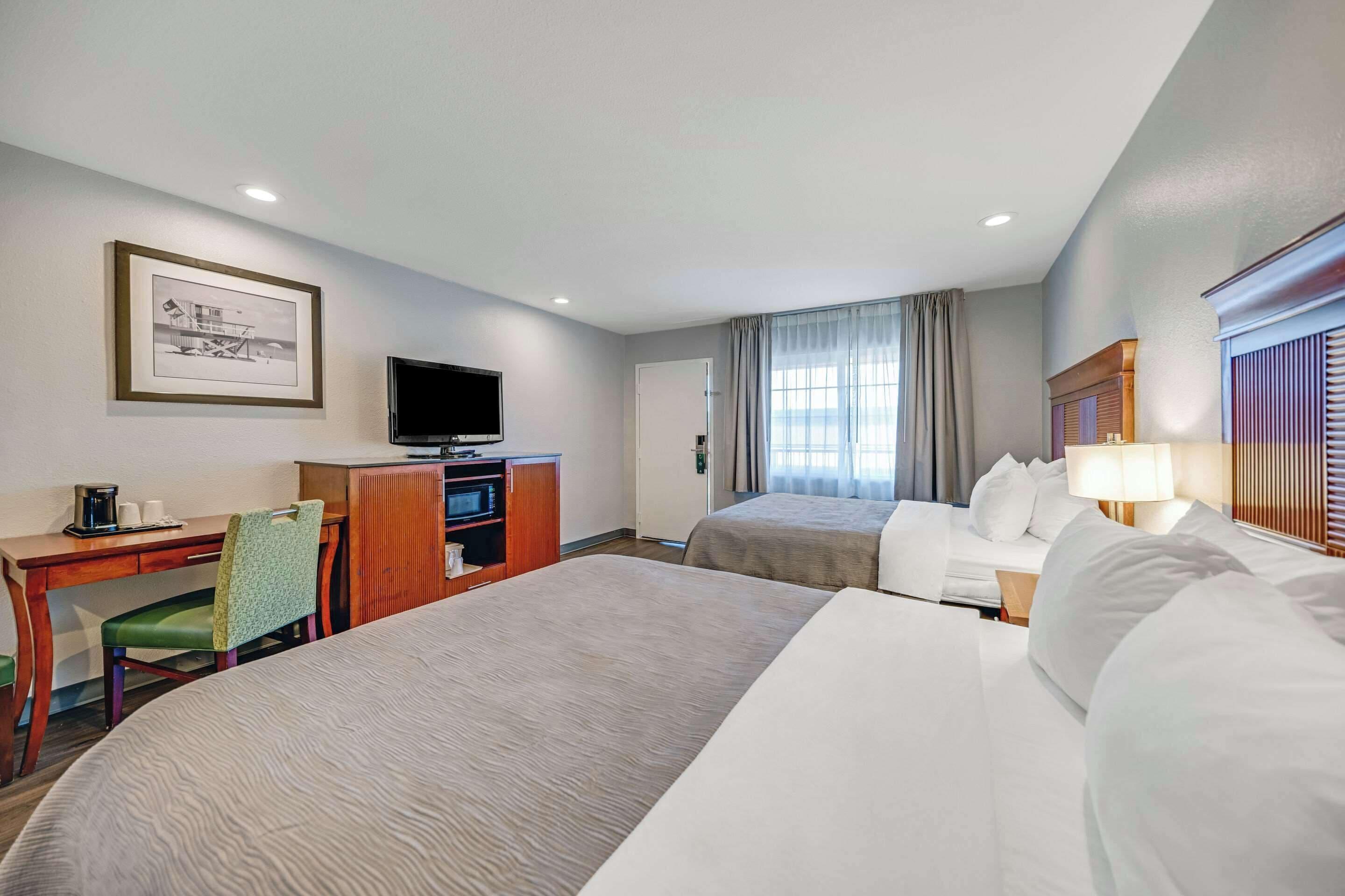 Queen Room Two Queen Beds Non-Smoking