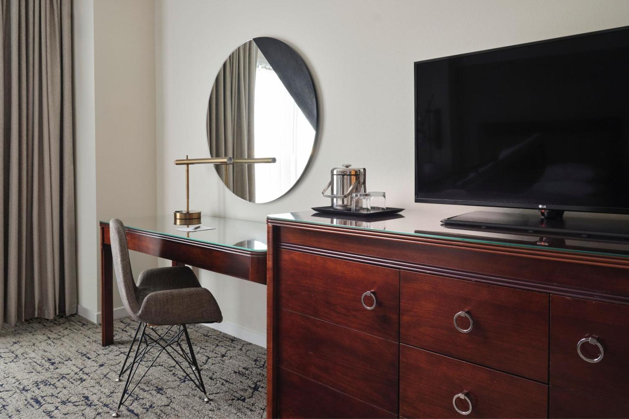 Guest Room 1 King
