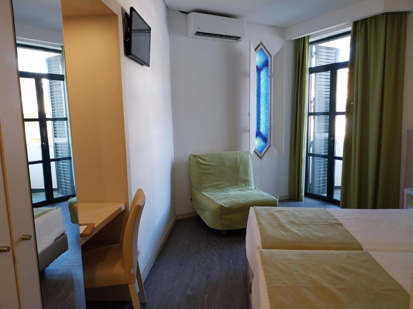 Standard Twin Room