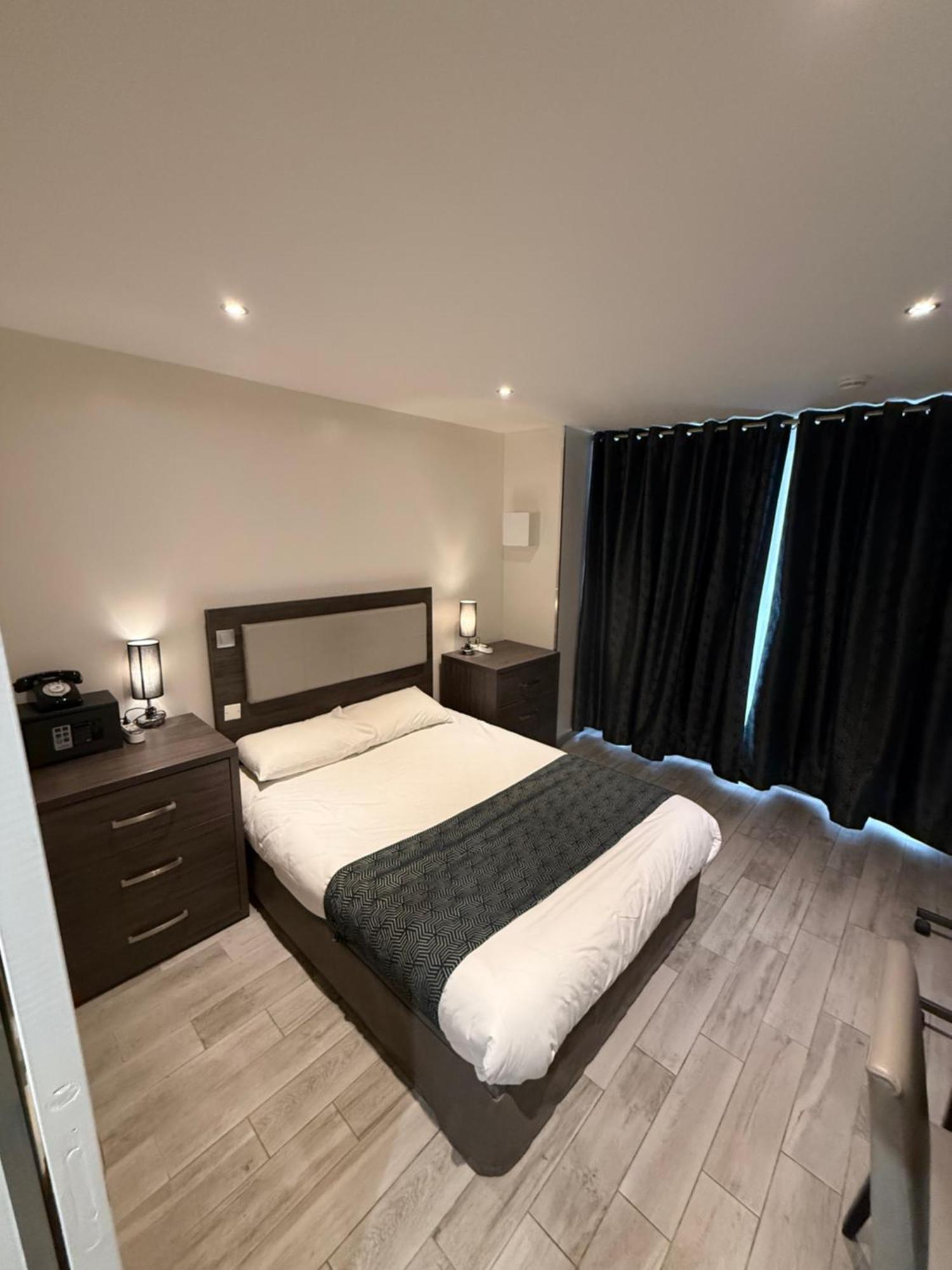 Chambre Double - Accessible aux Personnes à Mobilité Réduite