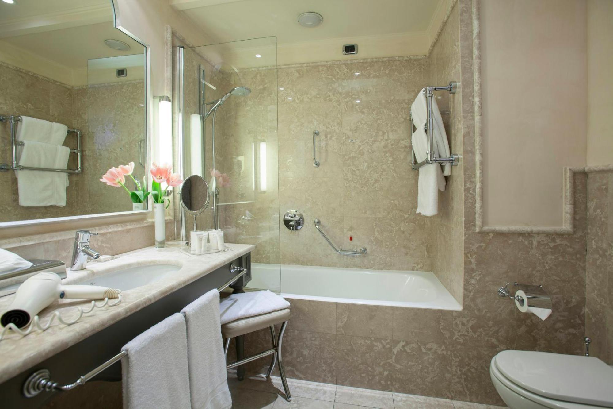 Deluxe Double or Twin Room,1729994306:JPEG