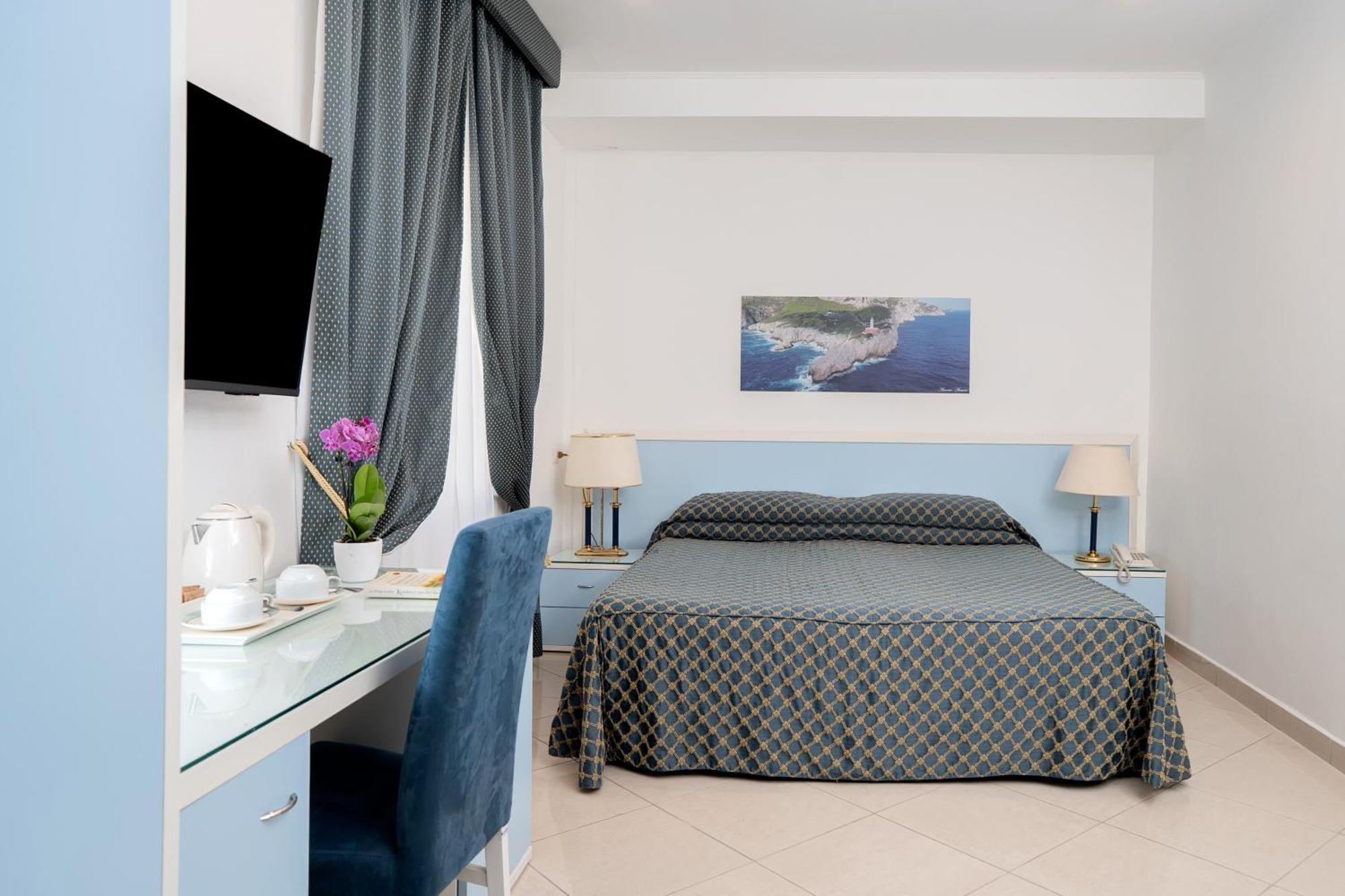 Standard Double Room - No Sea View,1729994427:JPEG