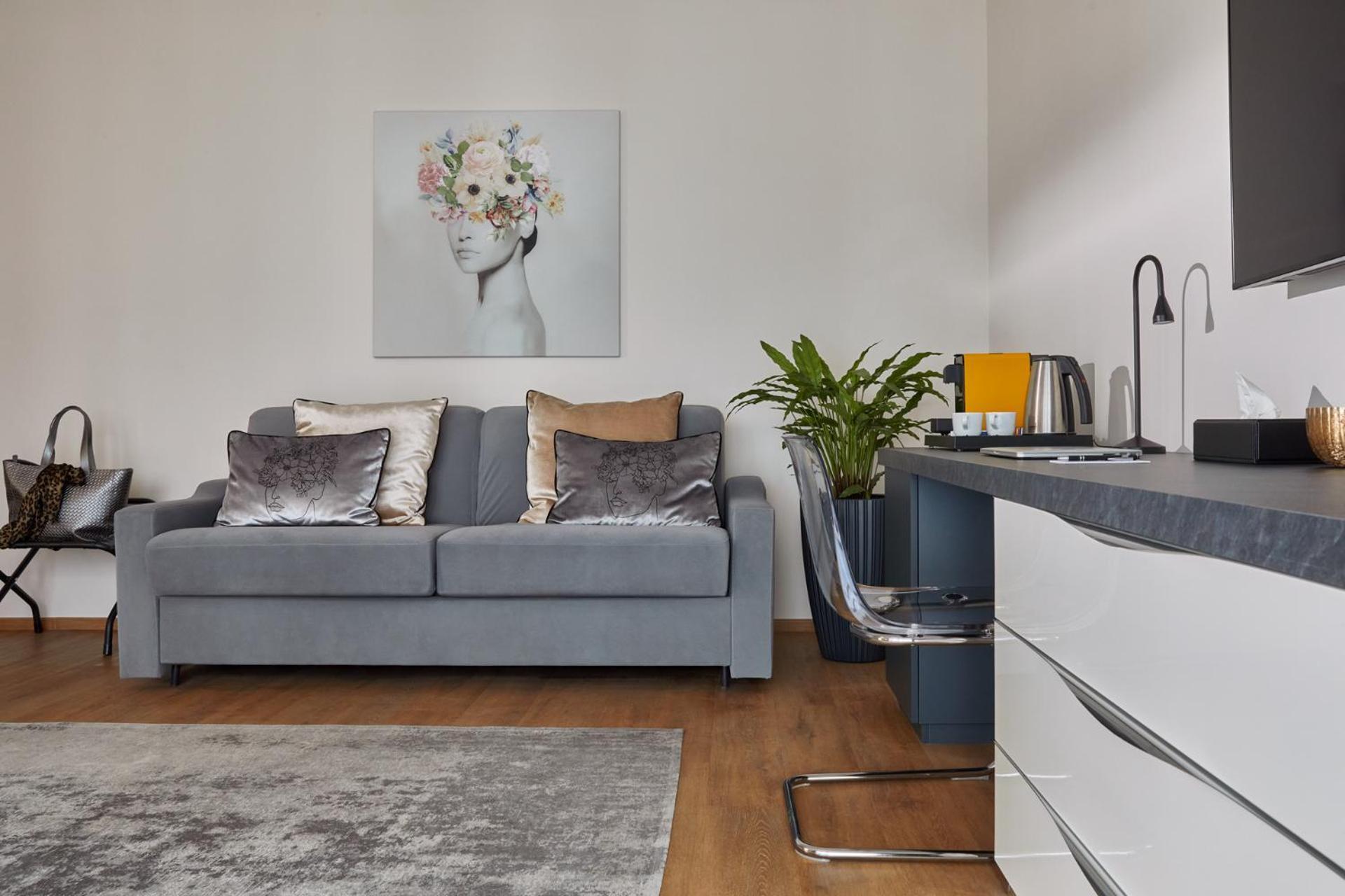 One-Bedroom,1730008261:JPEG