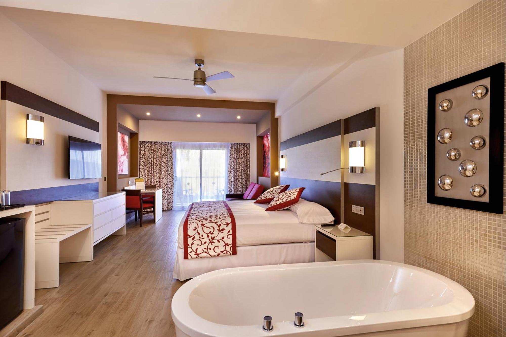 Suite Júnior com Vista Parcial Oceano