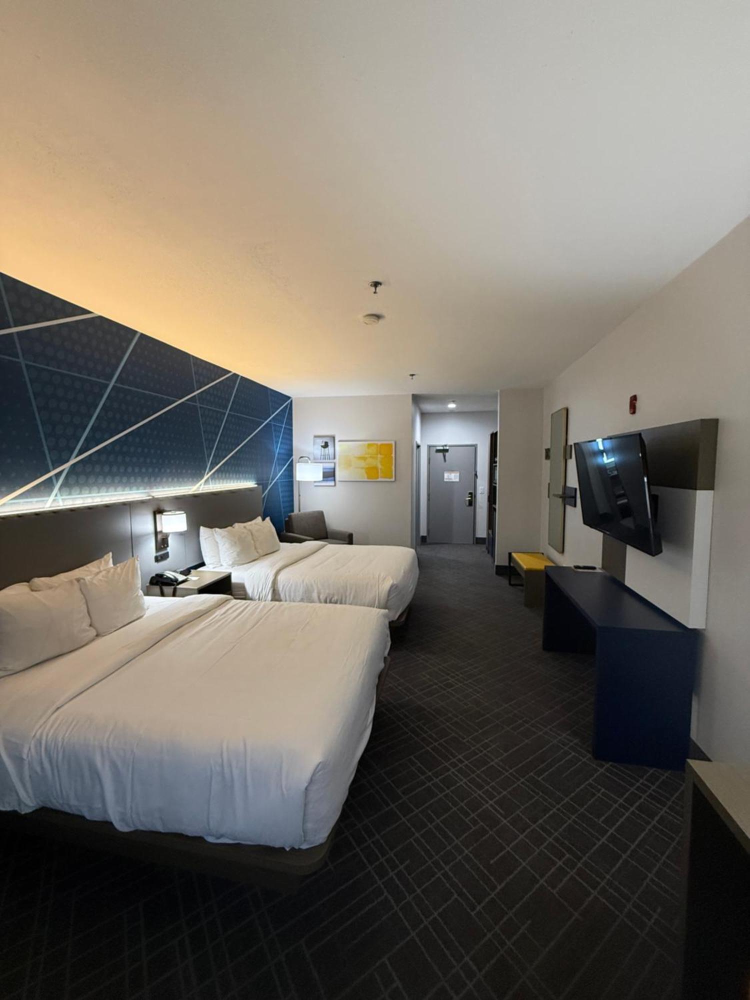 Queen Room Two Queen Beds Non-Smoking