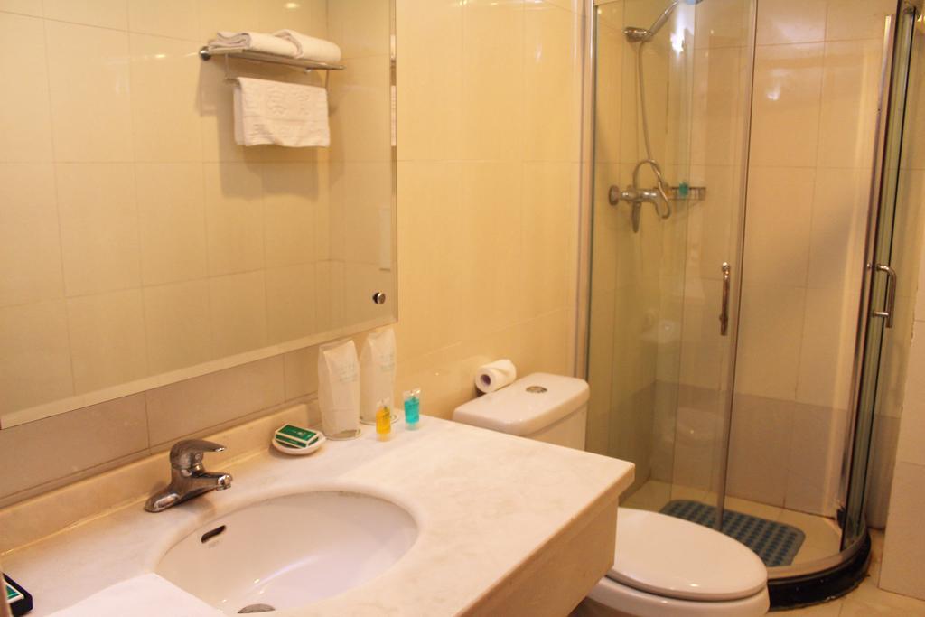 Family Room,1358034725:JPEG