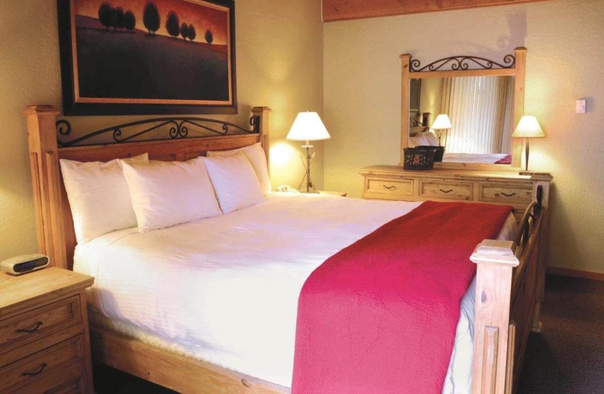 One-Bedroom Villa with Forest View and Spa Tub