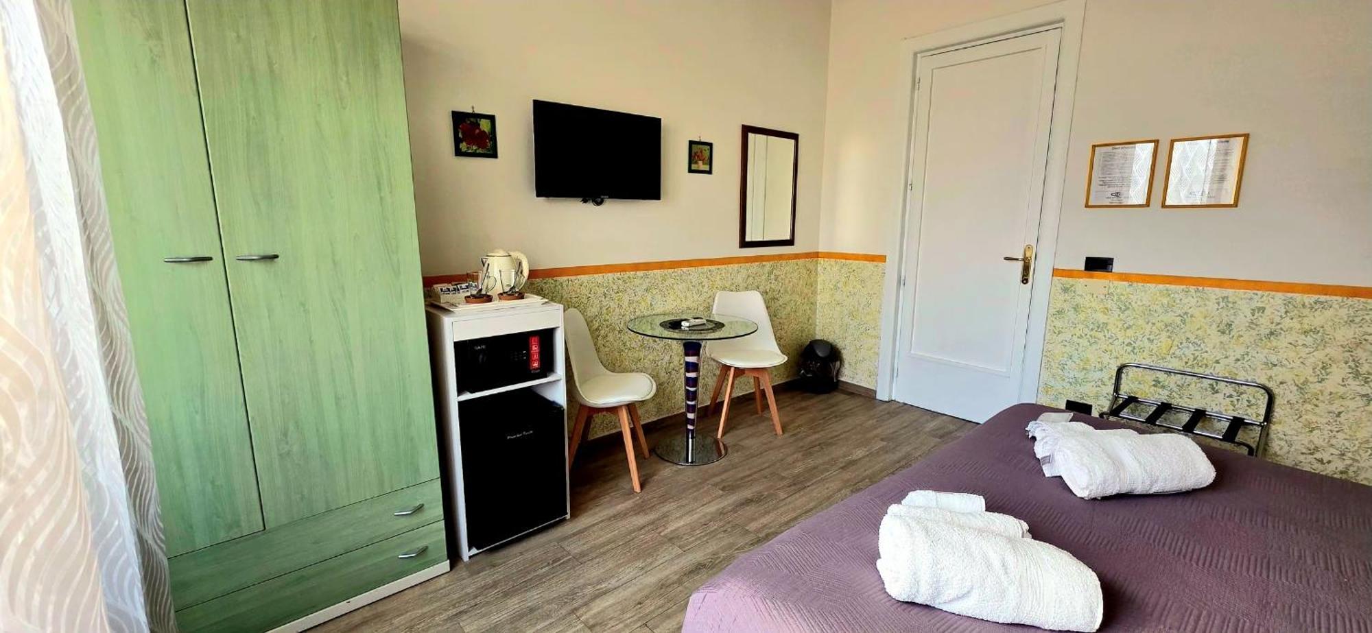 Double Room Private External Bathroom