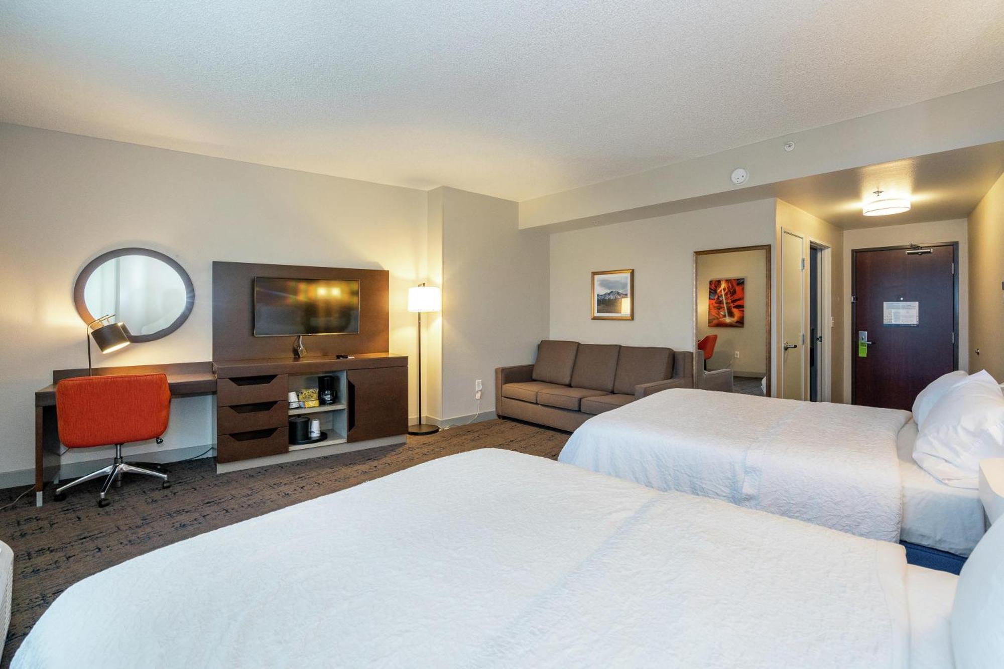 Queen Room Two Queen Beds Sofa Bed Non-Smoking