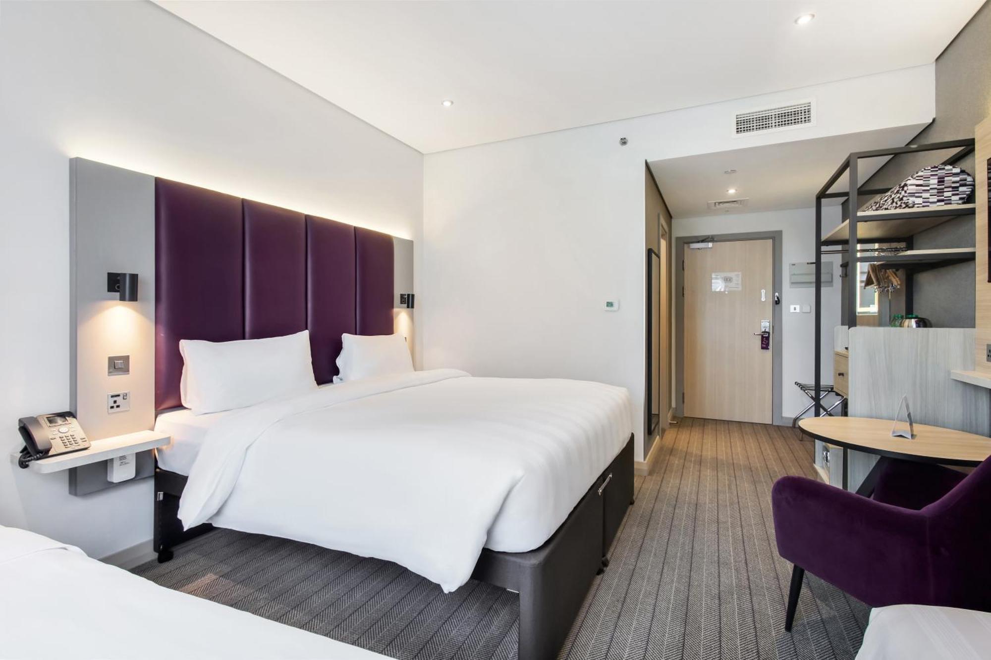 New Style Family Room Non Smoking DXB Airport Shuttle Every 30min to T1&3