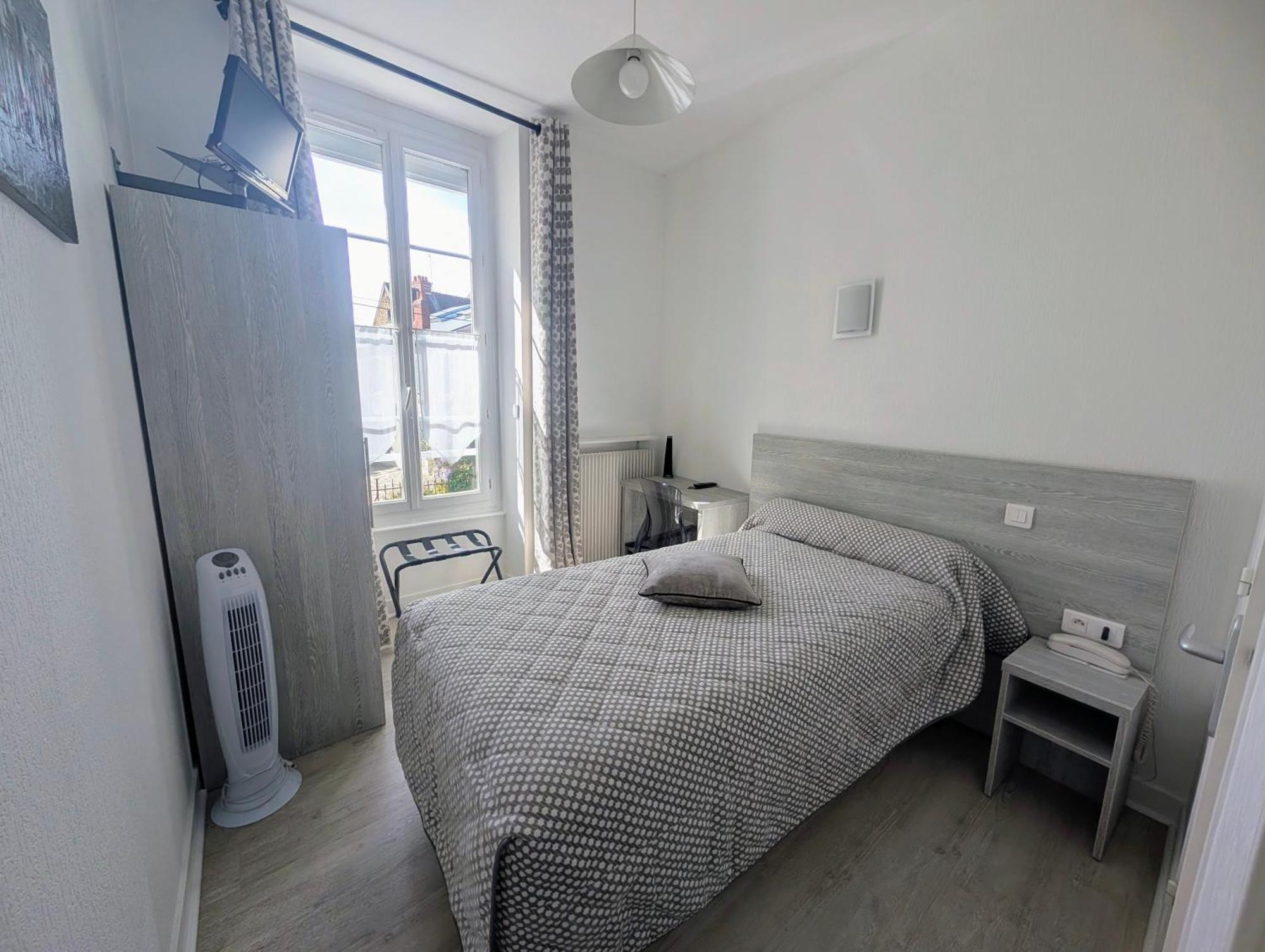 Single Room,1765865258:JPEG