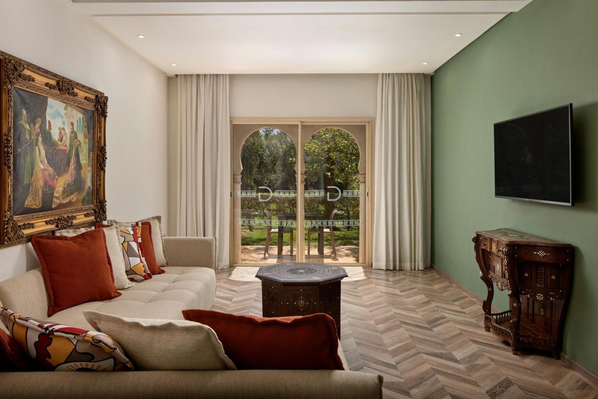 Classic Queen Suite Sofa Bed Poolside View