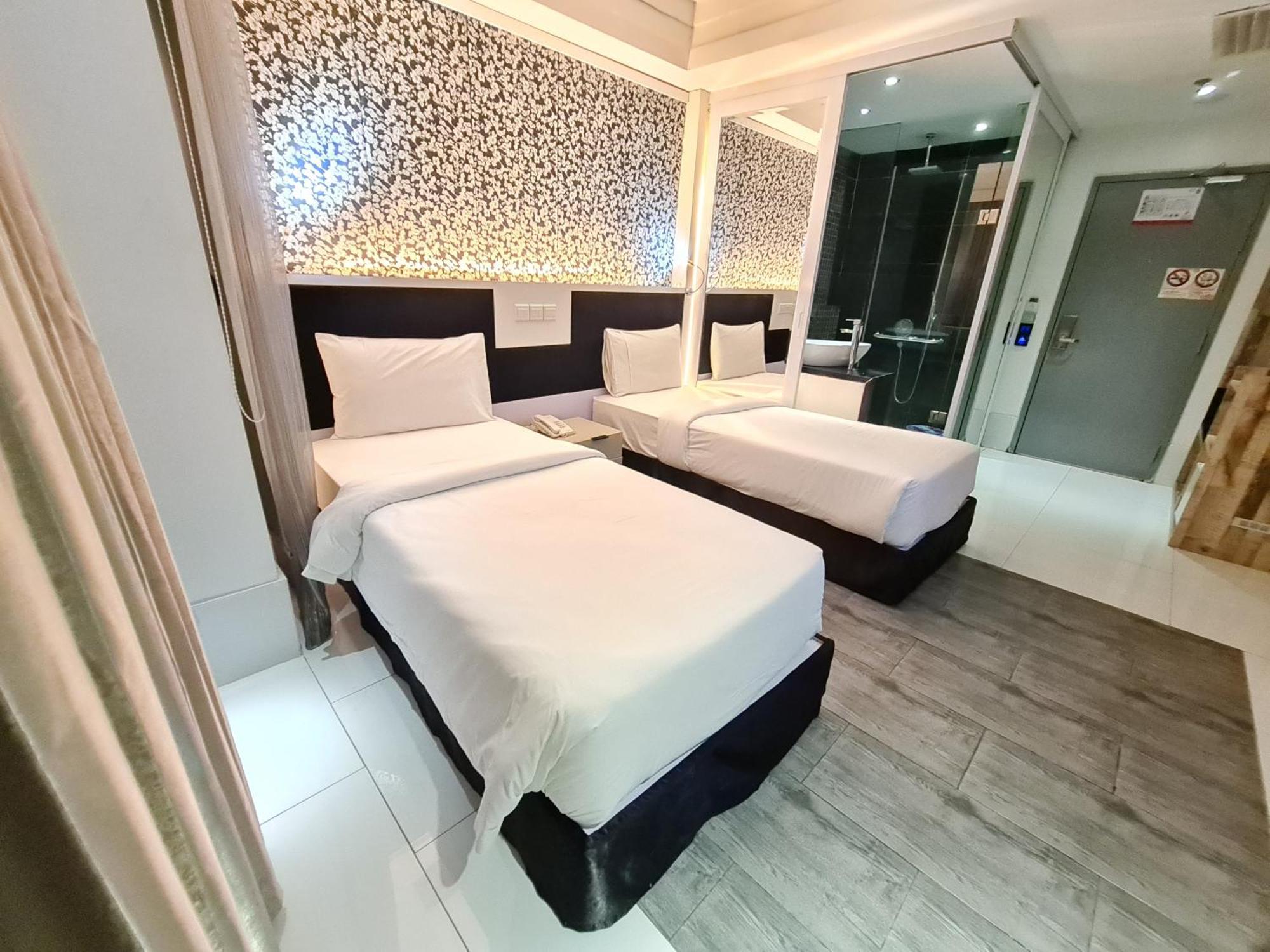 Annexe Superior Twin No Window