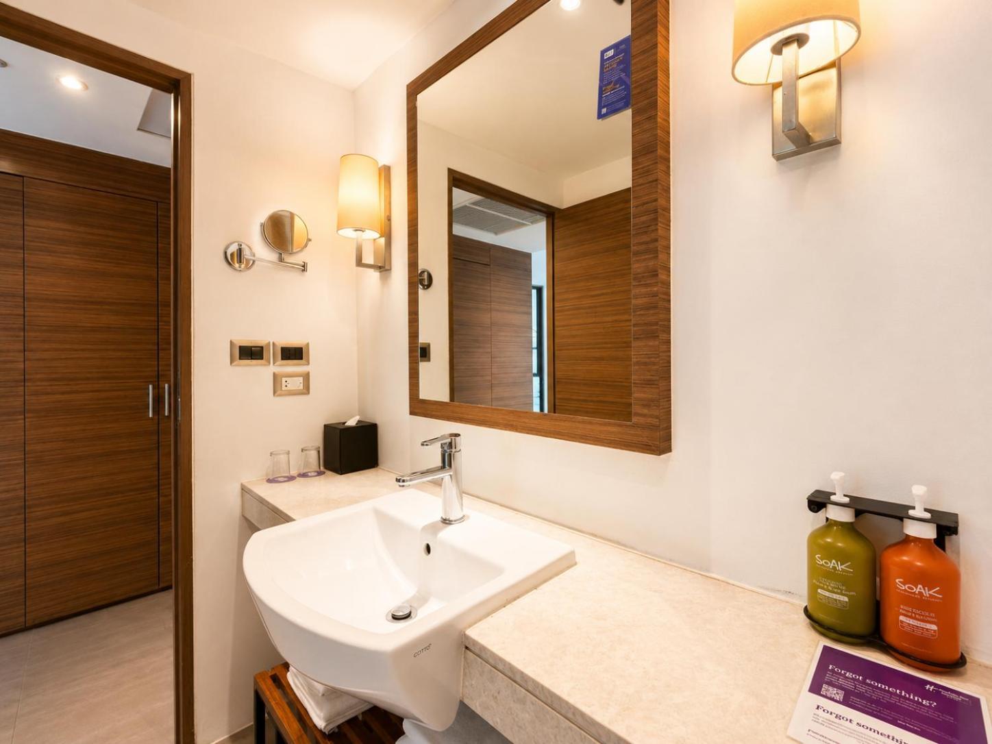 Premium Zimmer mit Kingsize-Bett und Etagenbett