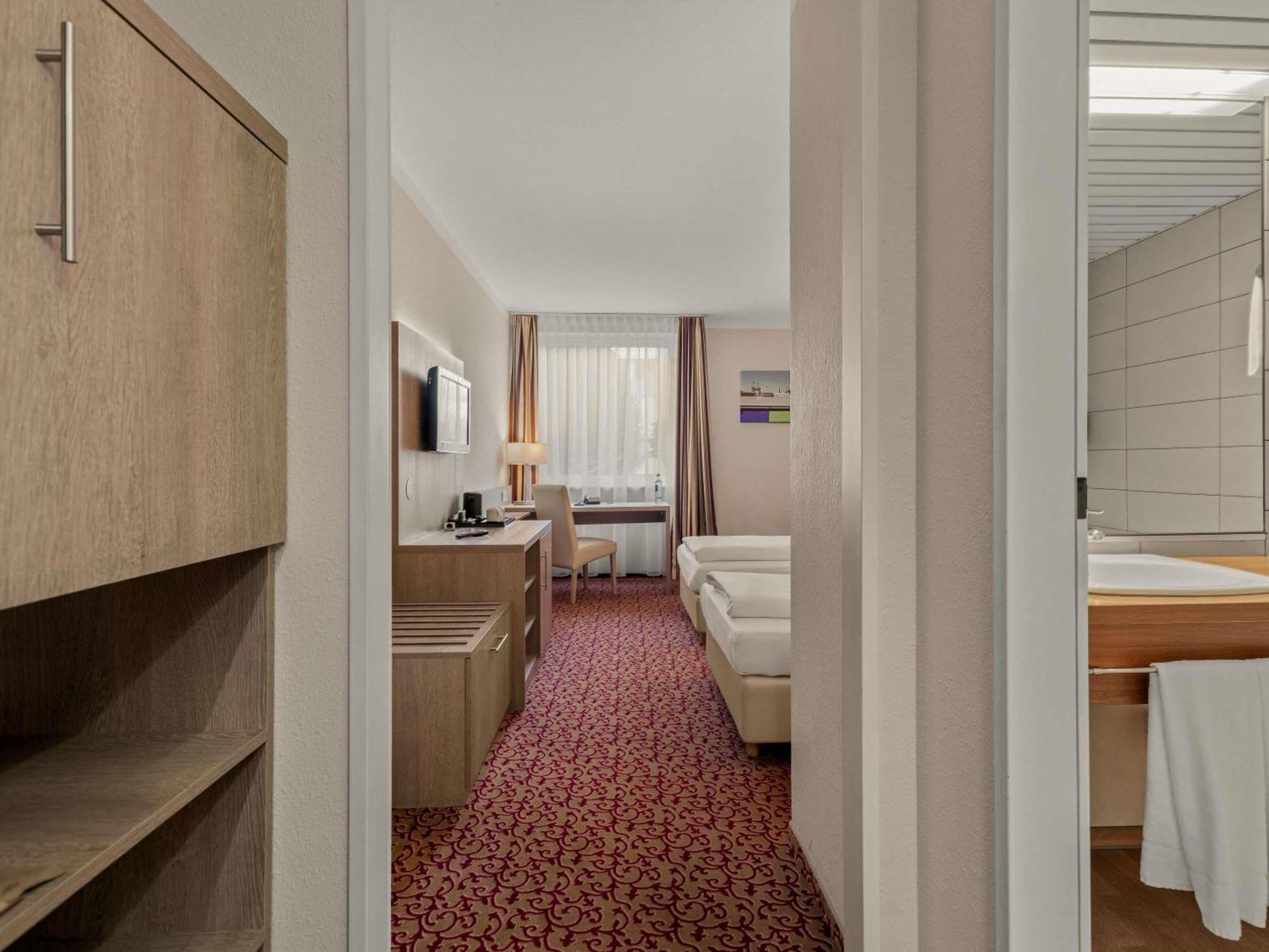 Standard Twin Room Street View