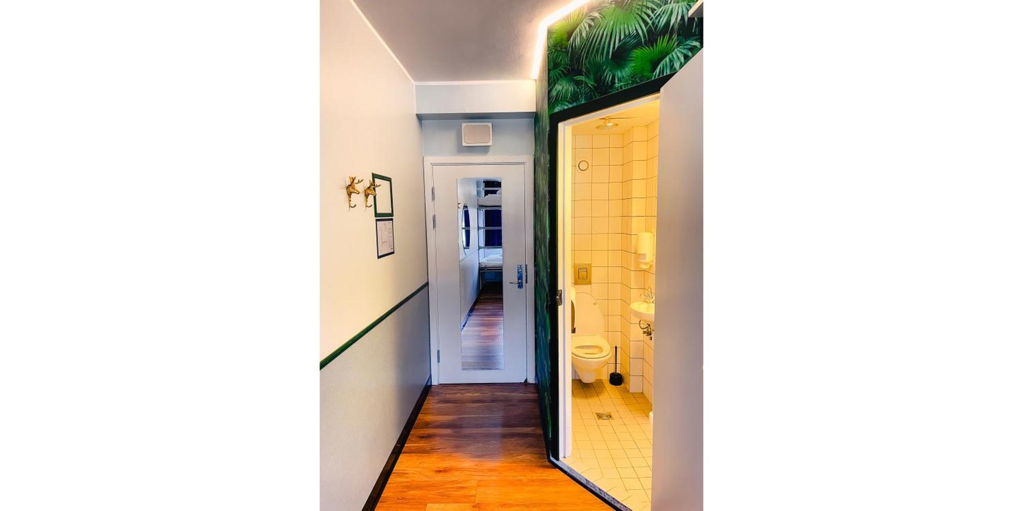 Twin Room Private Bathroom