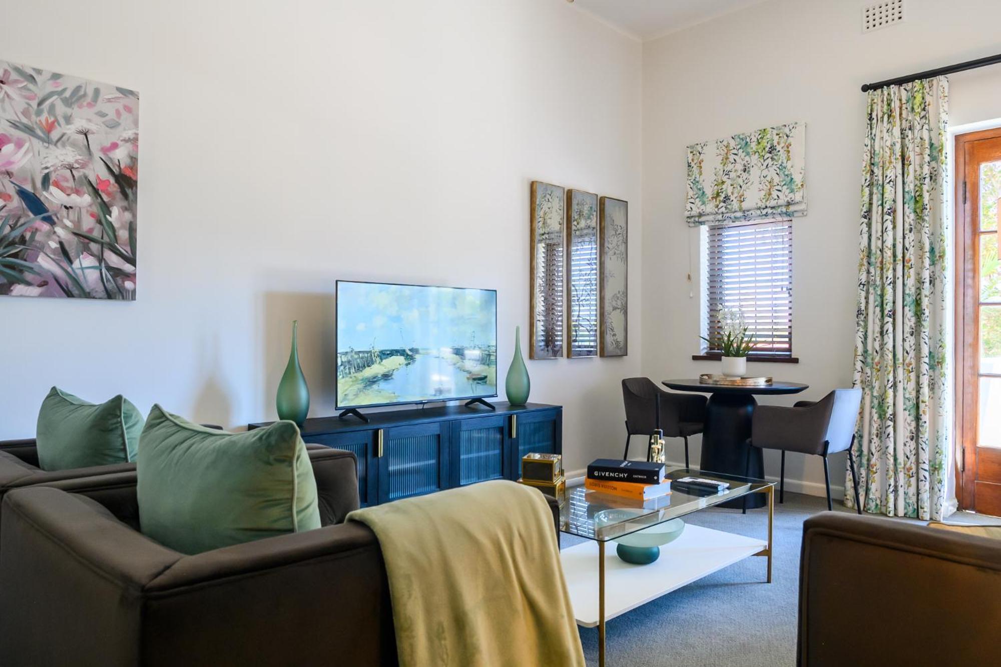 Deluxe King Suite