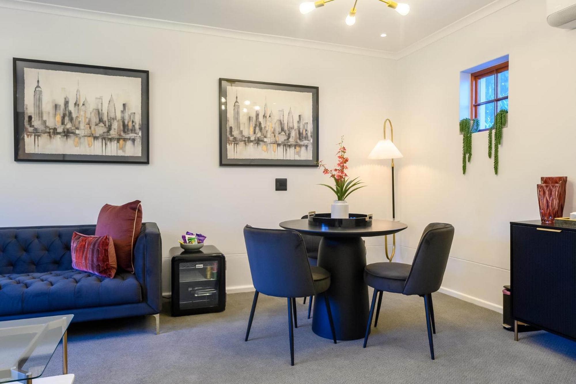 Deluxe King Suite