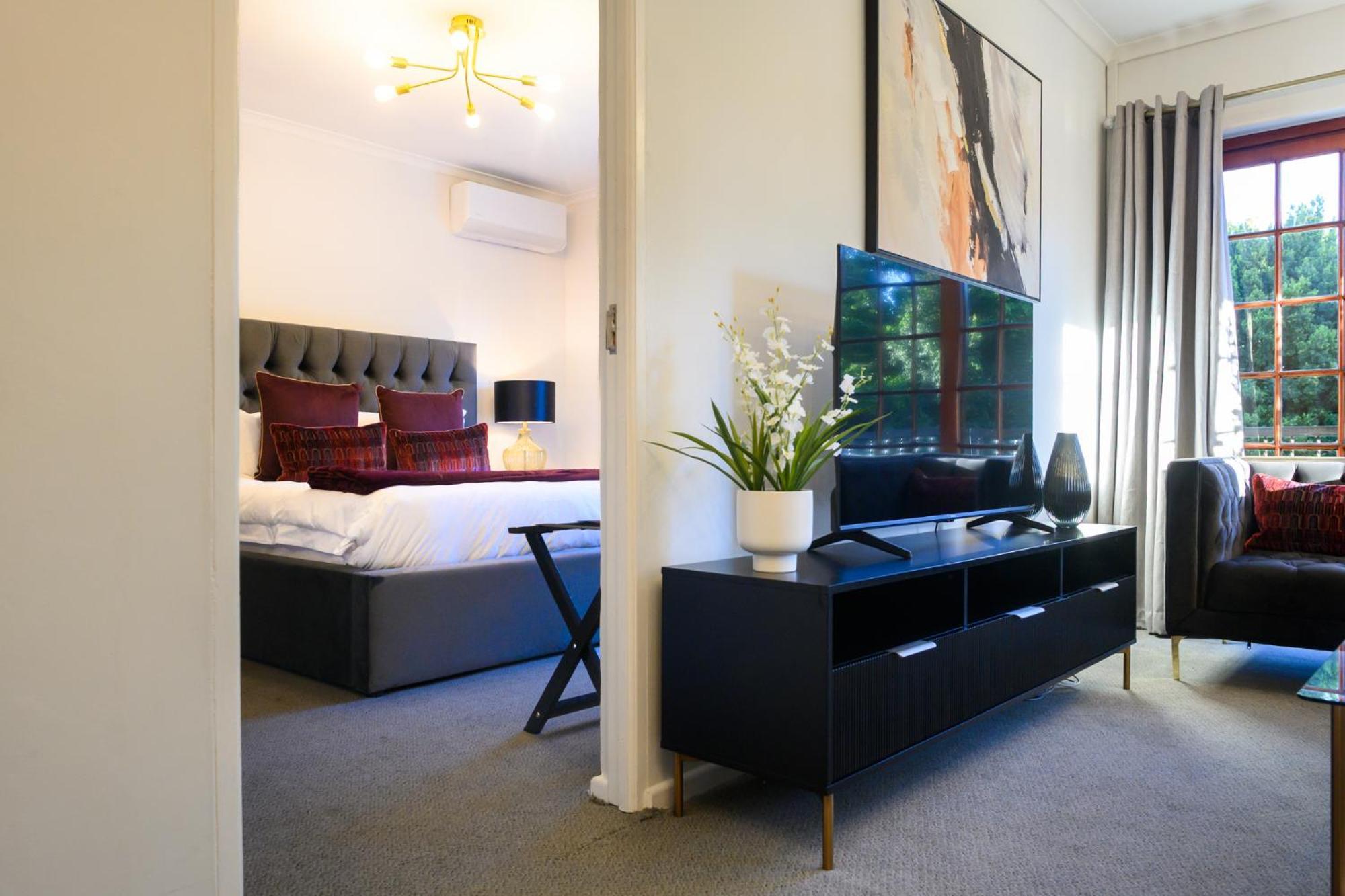 Deluxe King Suite