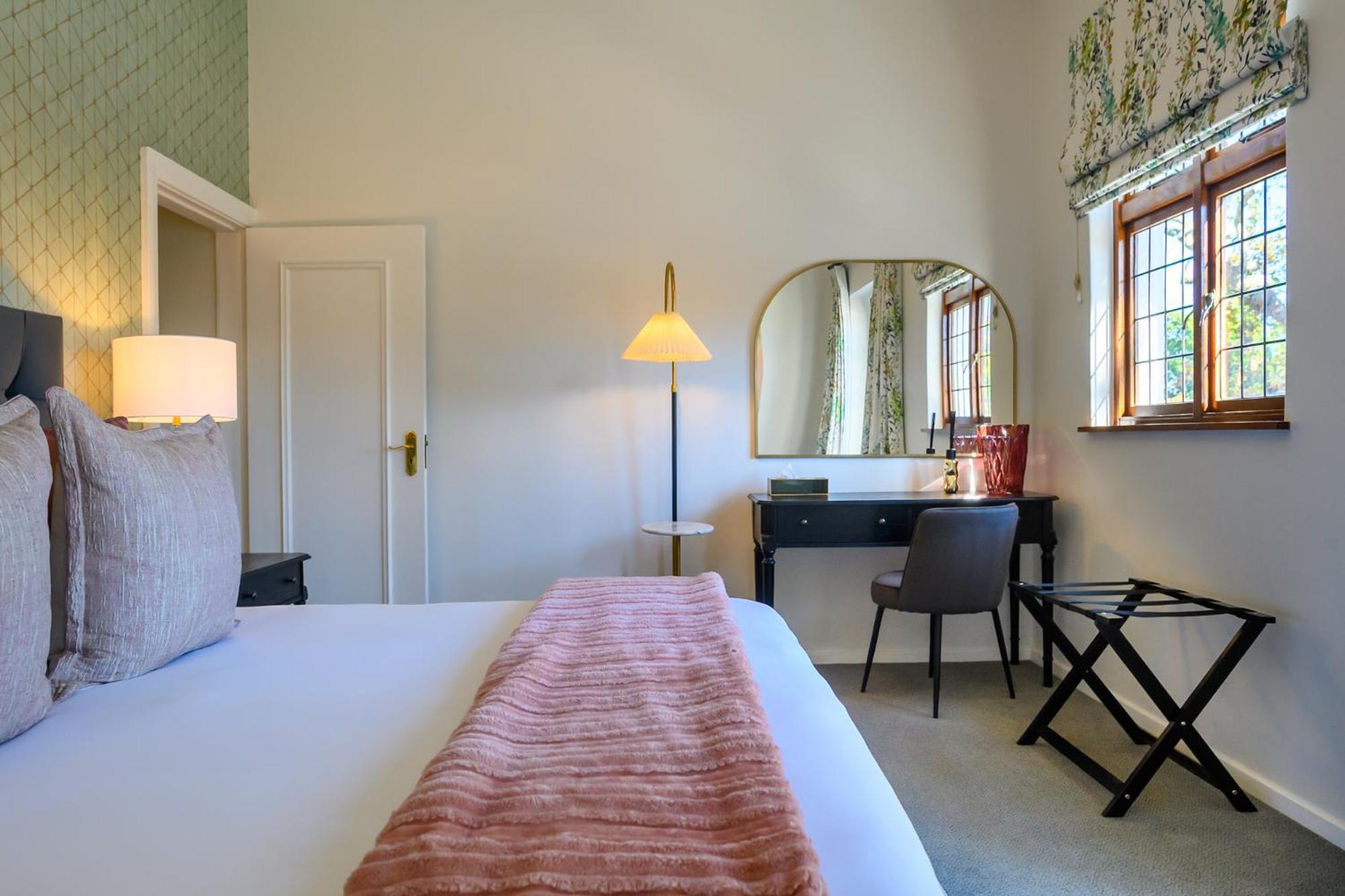 Deluxe King Suite