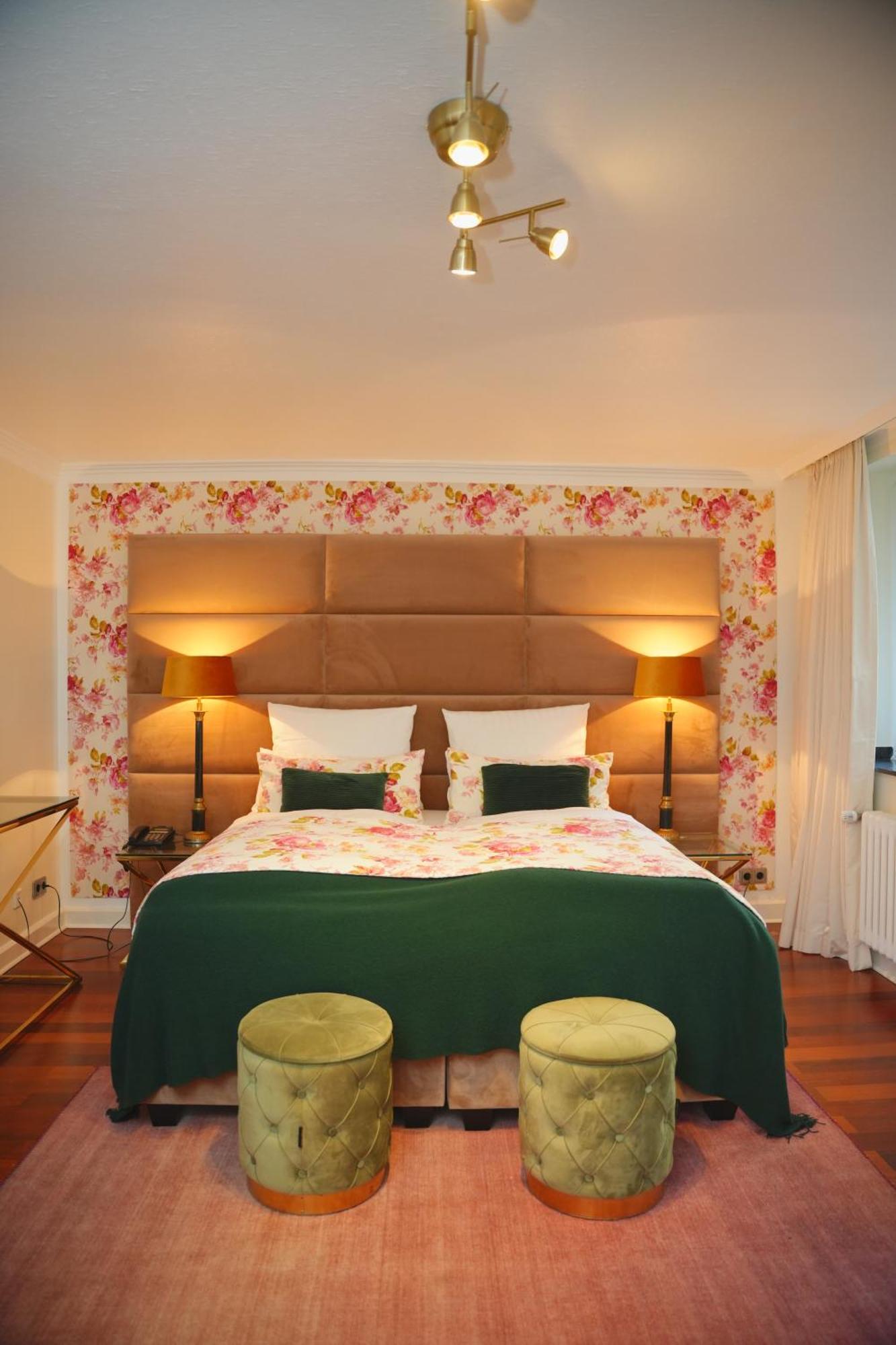 Deluxe King Suite