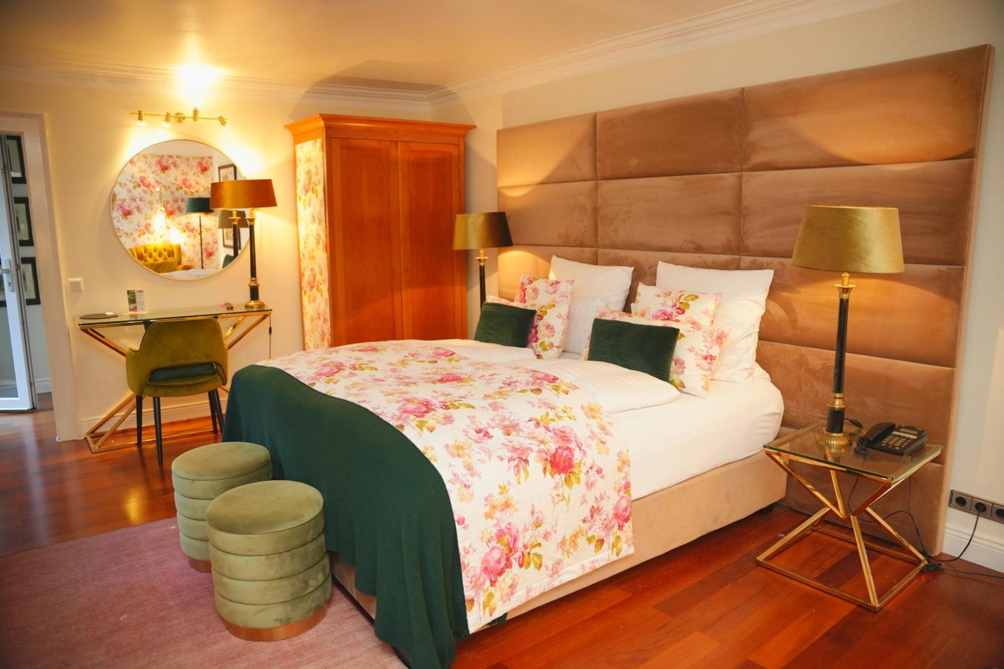 Deluxe King Suite