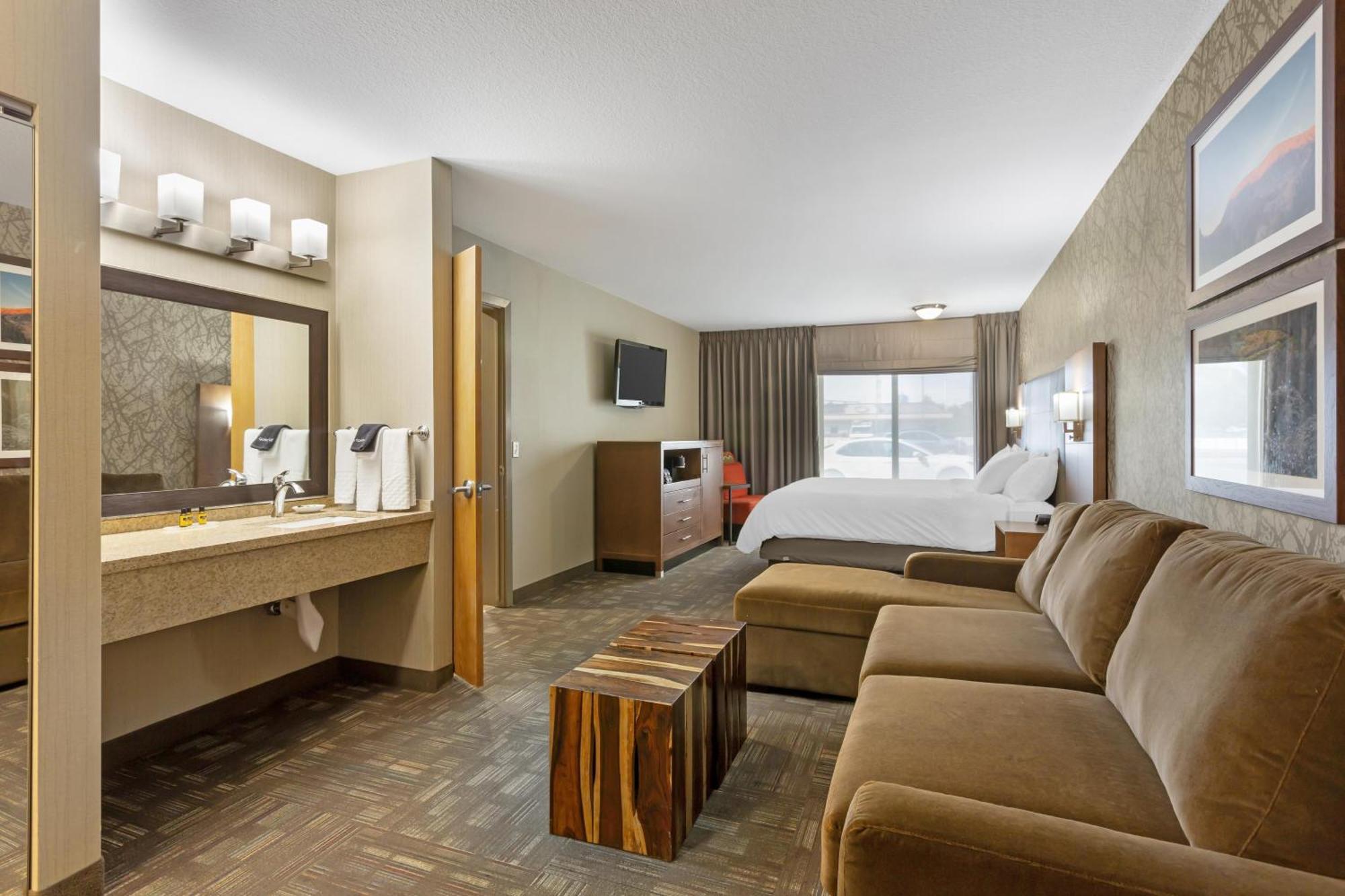 King Room Roll Shower Disability Access or Non-Smoking