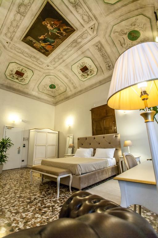 Chambre avec Fresques
