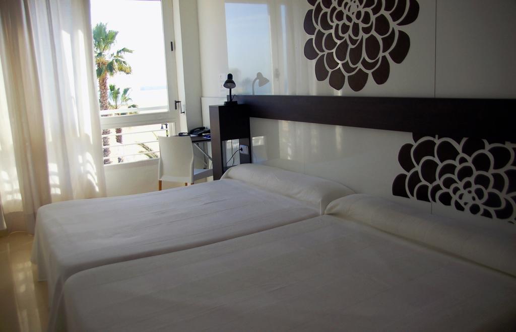 Triple Room with Sea View
