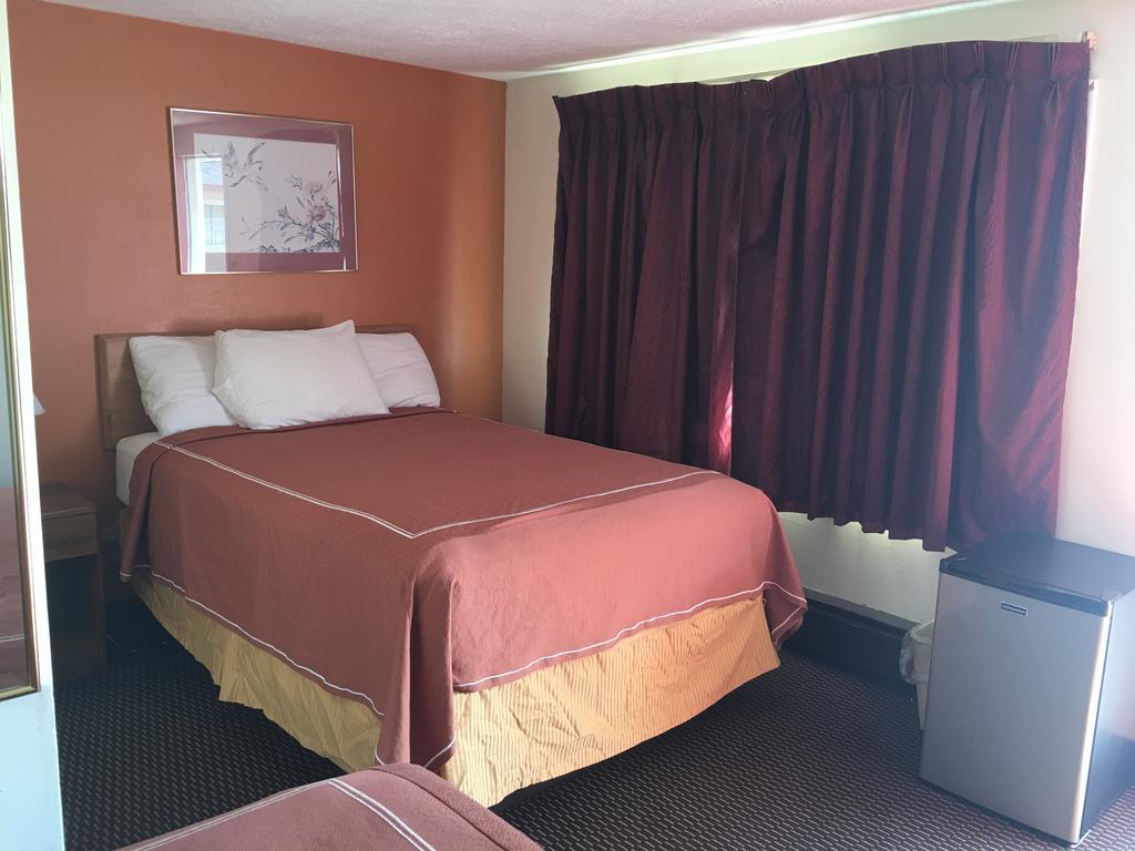 Room Two Double Beds Non-Smoking