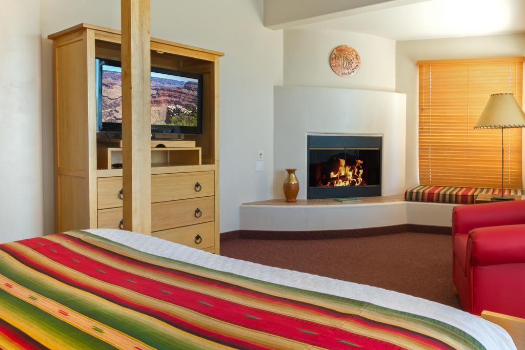 Luxury Suite,265397669:JPEG