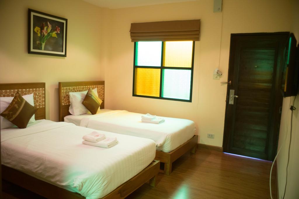 Standard Queen Room