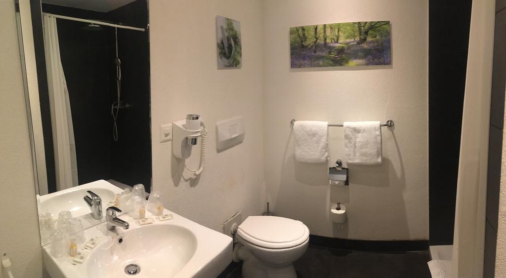 Familienzimmer mit Hofblick