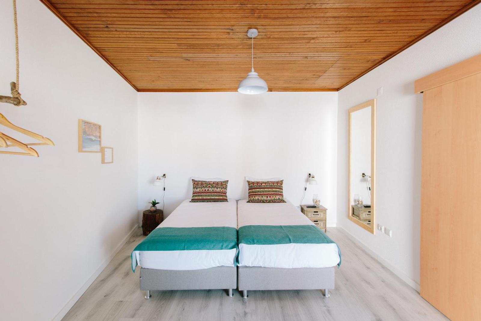 Twin Room,412897758:JPEG