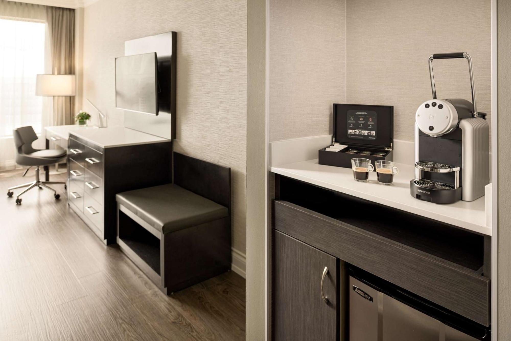 Queen Room with Two Queen Beds - Non-Smoking,1277458978:JPEG