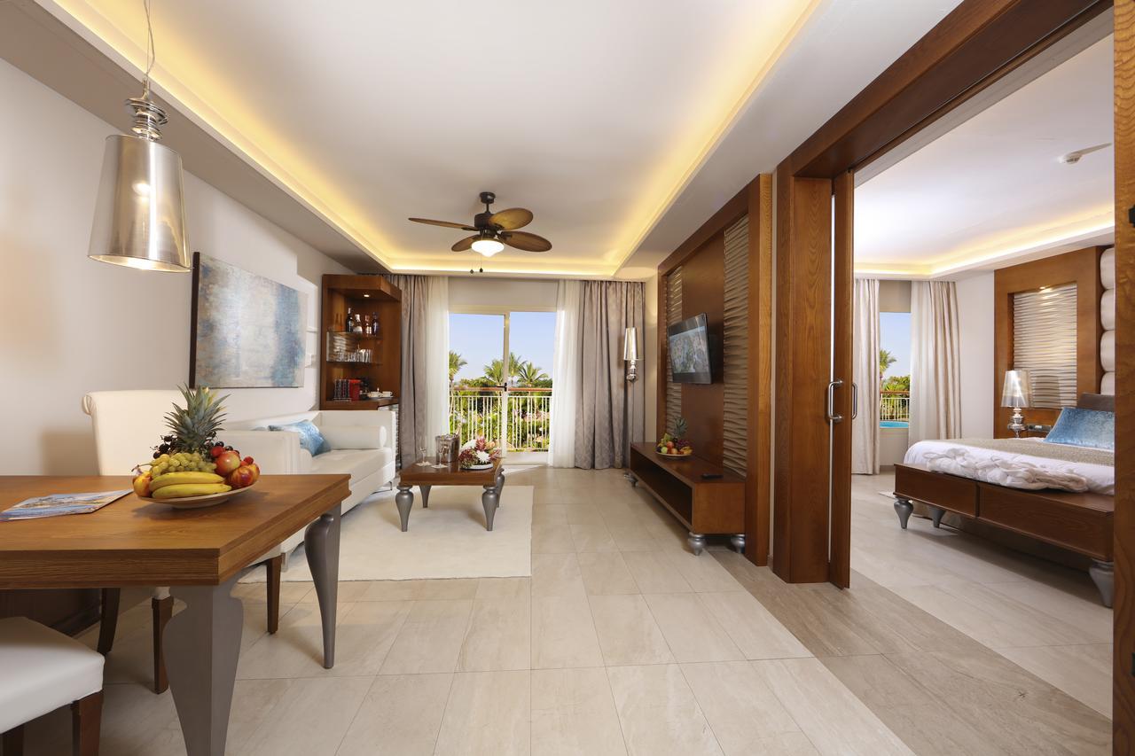 One Bedroom Suite Hot Tub WiFi