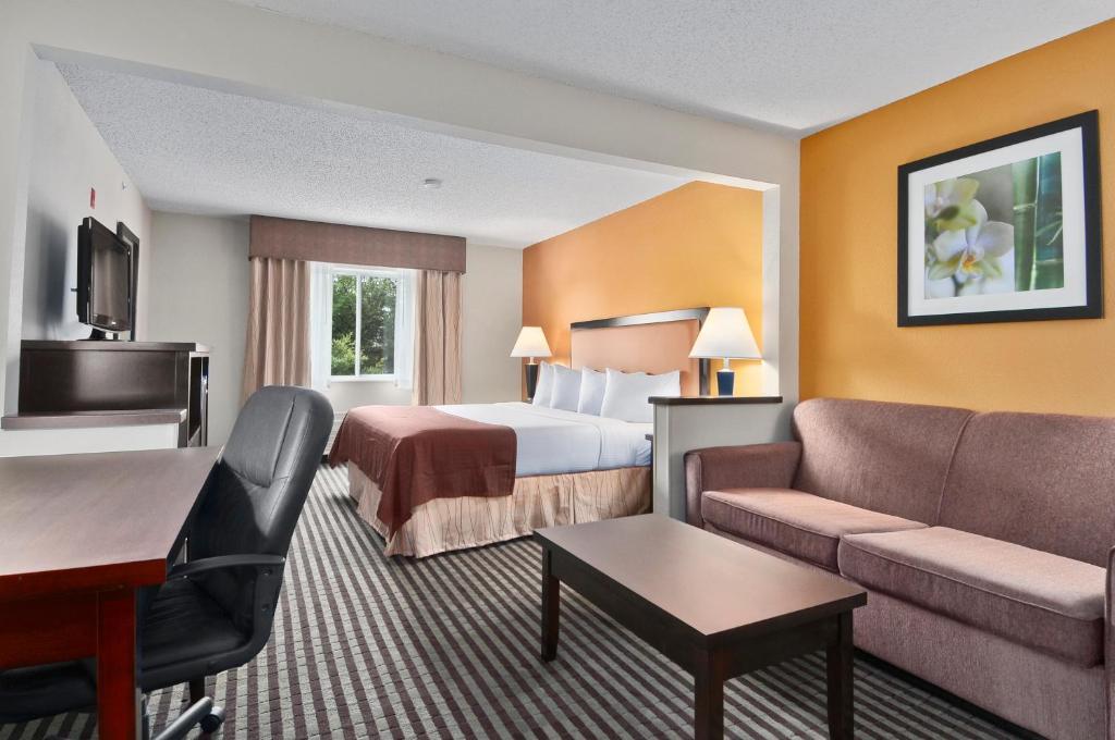 Studio Suite with a King Bed, Non-Smoking,53628556:JPEG